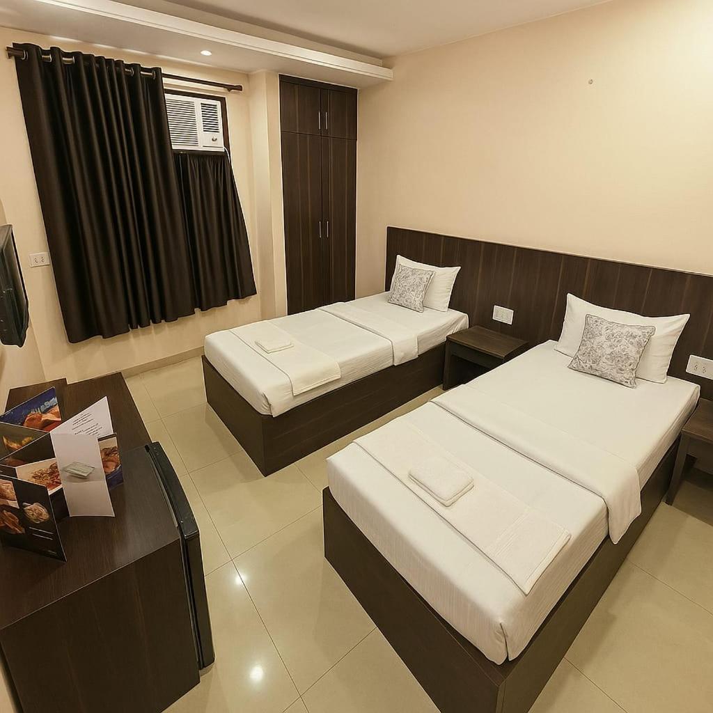Travelling Troopers Homestay Varanasi Bagian luar foto