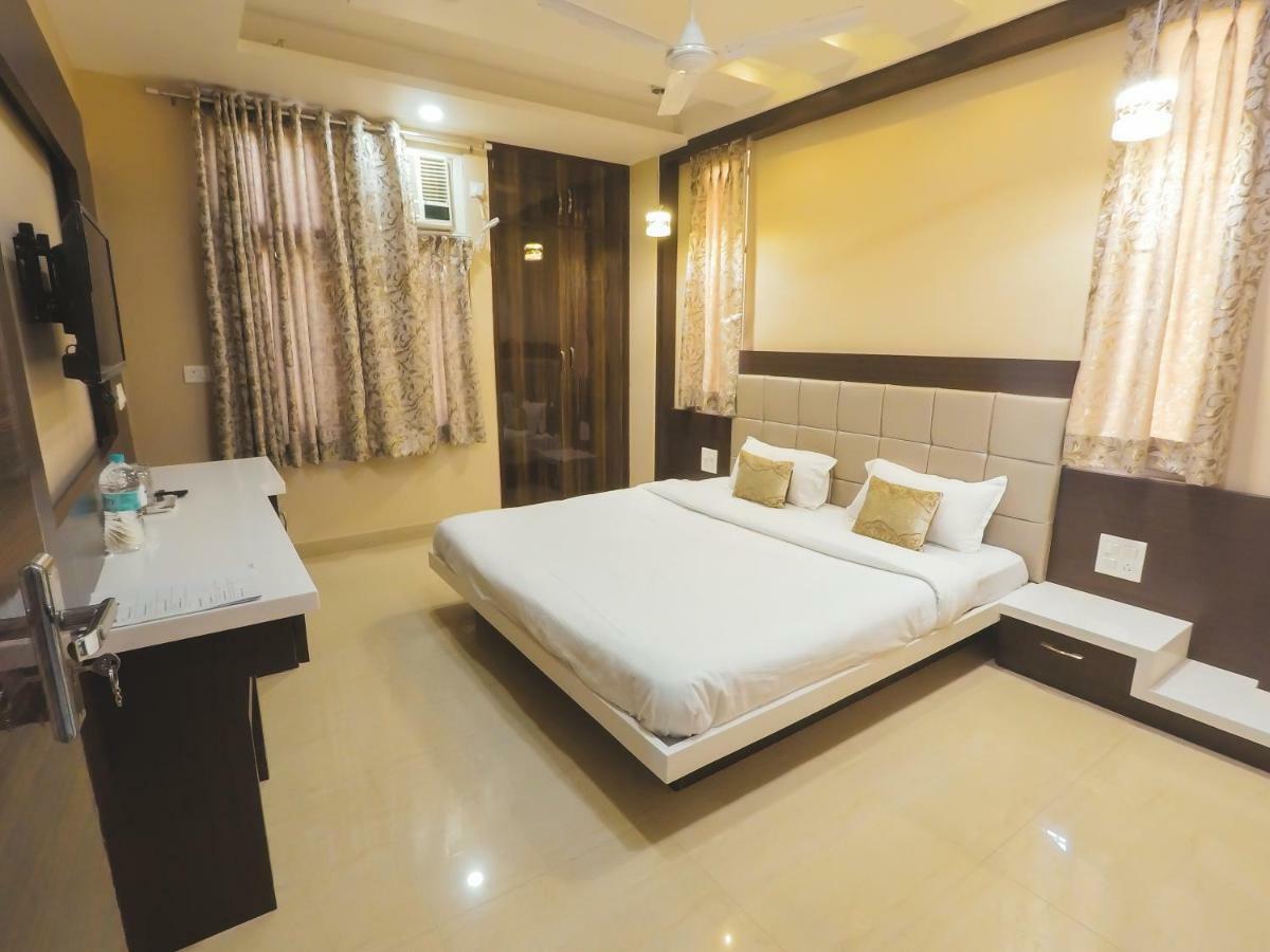 Travelling Troopers Homestay Varanasi Bagian luar foto